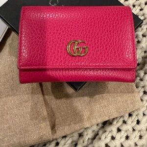 Authentic-Gucci Fuchsia Leather Card Holder in perfect condition